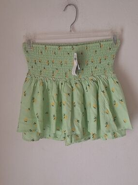Hollister Ultra High Rise Light Green Floral  Waist Shorts Sz S 100% Viscose NWT